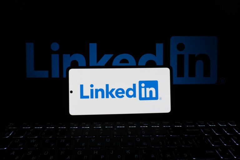 social media recruitment definition
